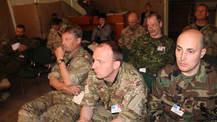 Военные специалисты будут изучать обстановку в Украине. Фото пресс-центра АТО