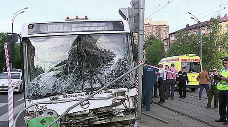 По словам водителя, он потерял сознание. Фото 1tv.ru