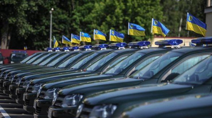 Пограничникам Украины передали 193 автомобиля. Фото Арсения Яценюка