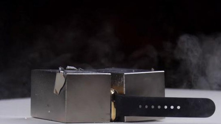 Apple Watch не выдержали нагрузки в 300 кг