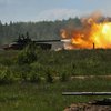 Под Донецк боевики свозят броневики и танки