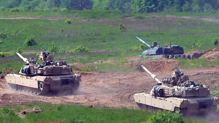 Странам Восточной Европы США поставит 250 танков, бронетранспортеров и гаубиц