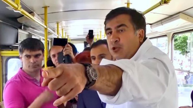 Саакашвили отметил, что ему все-равно, с кем в родственных связях состоят одесские чиновники