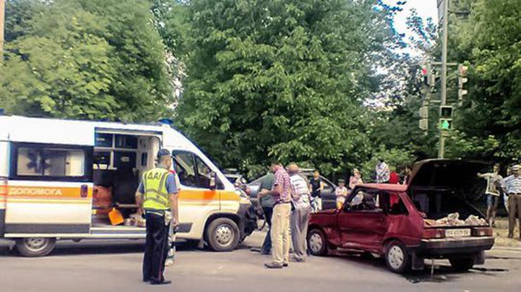 В результате аварии травмированы 5 девочек. Фото пресс-служба МВД