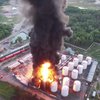 Пожар в Василькове перекинулся на лес и подобрался к нефтебазам КLO (фото, видео)