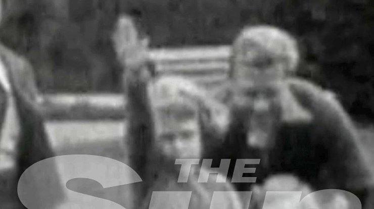 Нацистское приветствие Елизаветы II. Кадр из видео