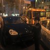 В Киеве водитель забаррикадировался от полиции в угнанном Porsche (фото)