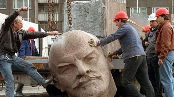 В Берлине под землей нашли гигантскую голову Ленина