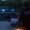 В Харькове пьяные "мажоры" на милицейском авто избили журналиста (видео)