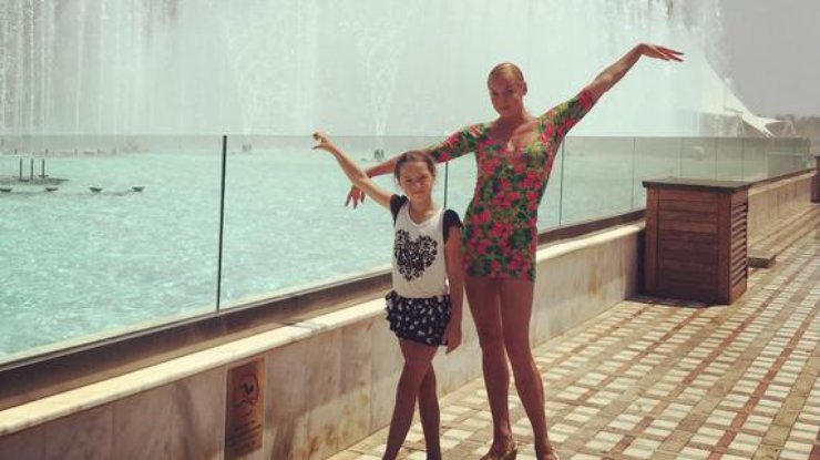 Прима-балерина со своей дочкой. Instagram/volochkova_art