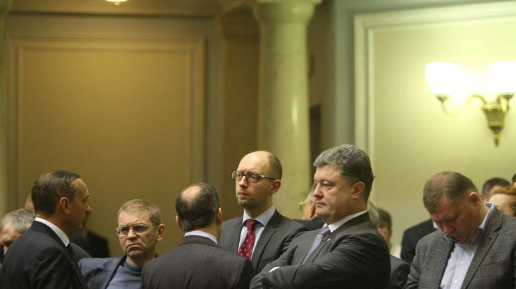 Суд одобрил предложенные Порошенко правки в Конституцию относительно децентрализации