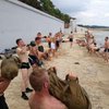 Бойцы "Азова" на пляже учатся задерживать дыхание (фото) 