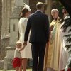 Кейт Миддлтон и принц Уильям крестили дочь Шарлотту (видео)