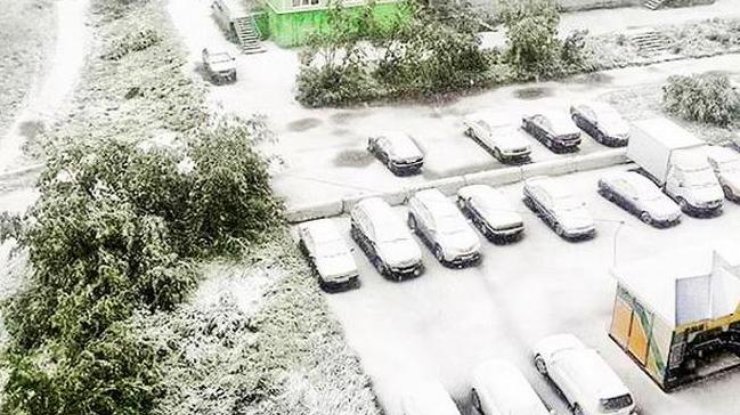 Город в России засыпало снегом. Фото @Lvov_mk