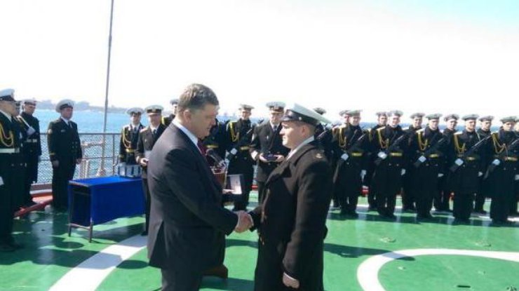 Порошенко уже поздравил украинцев с Днем ВМС