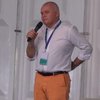Дмитрий Киселев в оранжевых брюках поведал, откуда берутся геи