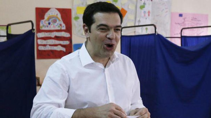 Премьер-министр Греции Алексис Ципрас поросил денег
