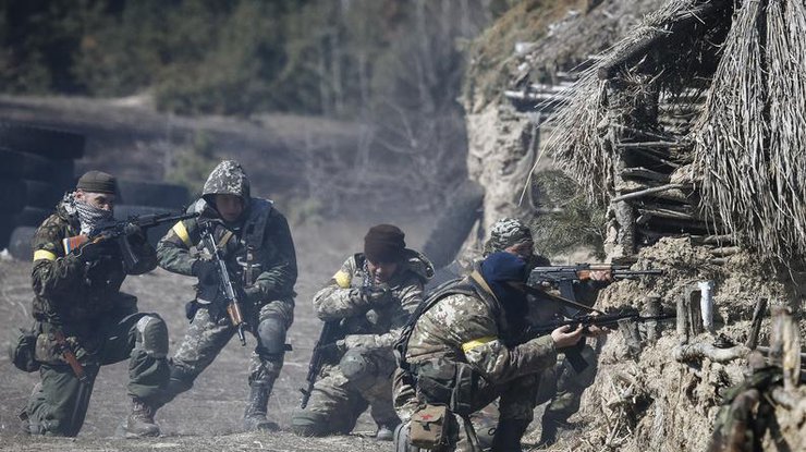 Украинские бойцы героически отбили атаку боевиков 