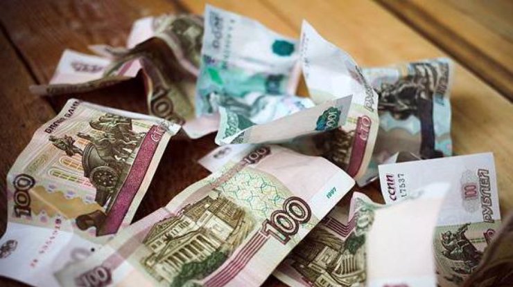 Биржевой курс доллара впервые за полгода превысил 65 рублей 