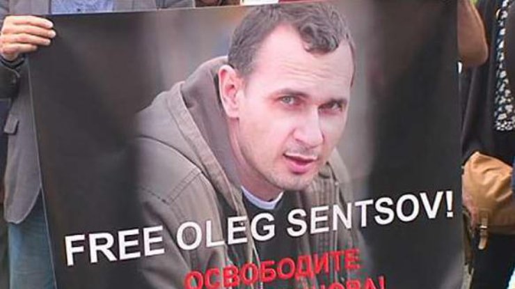 Европа требует у России освободить Олега Сенцова