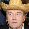 Ющенко прилетел в Польшу, как главный пчеловод Украины