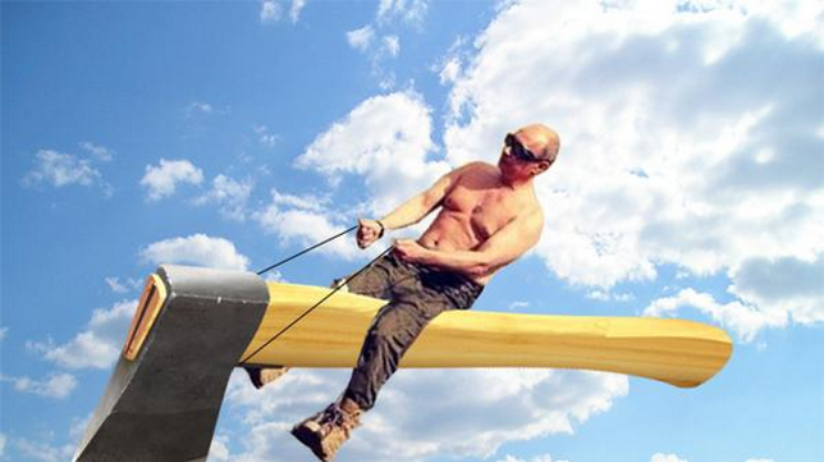 Путину презентовали летающий топор. Фото Photozhaber