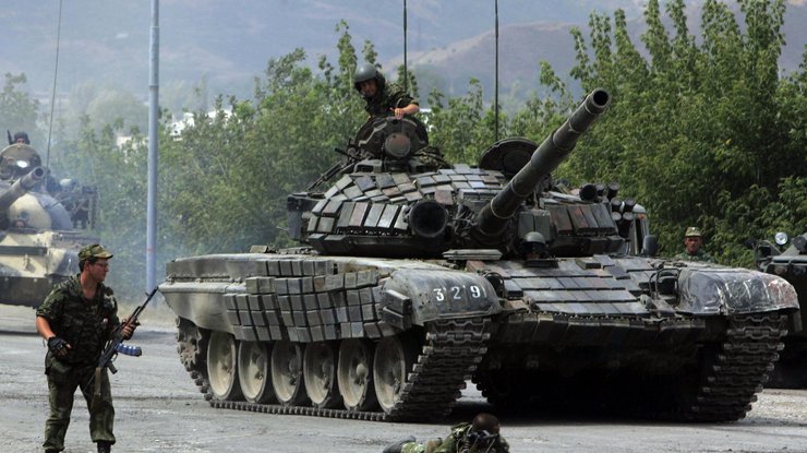 Боевики активно используют танки. Фото из архива