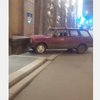 В здание мэрии Харькова влетел автомобиль (фото)