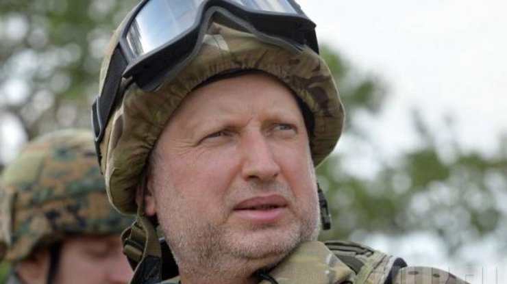 Турчинов попросил военных привезти ему в пакете главаря "ДНР"