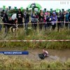 У Вельсі пройшло змагання з плавання у болоті
