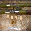 На Луганщині СБУ знайшла схованку зі зброєю 