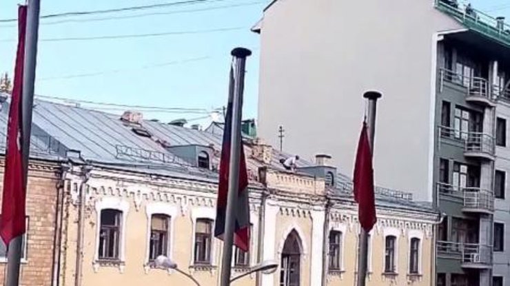 Хулигана сняли с крыши дома в центре Москвы