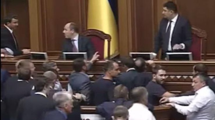 Депутаты подрались из-за ареста Мосийчука