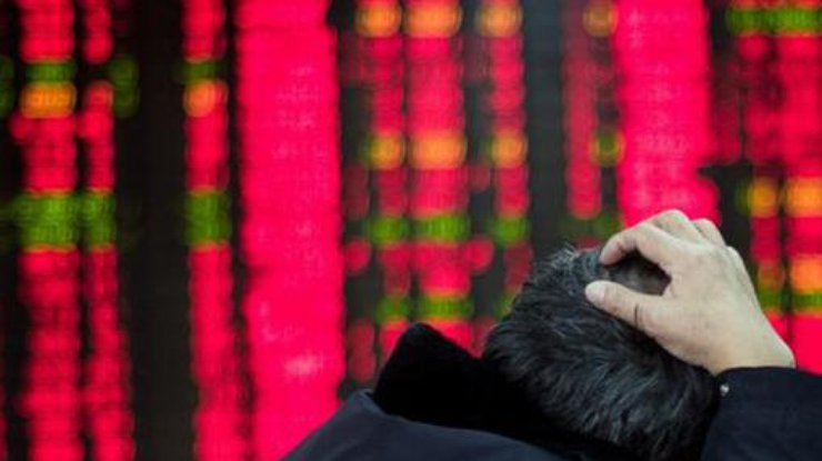 Шанхайская биржа открылась обвалом