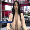 Ведущая из Албании заманивает зрителей большой грудью