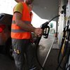 Заправкам в Украине приказали снизить цены на бензин