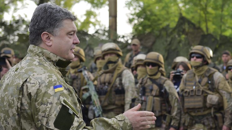 Порошенко объяснил стратегию формирования формирования украинского войска