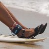 Француженка на каблуках и в платье покорила волну на серфинге (видео)