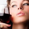 Психологи запретили пить спиртное из больших бокалов и рюмок