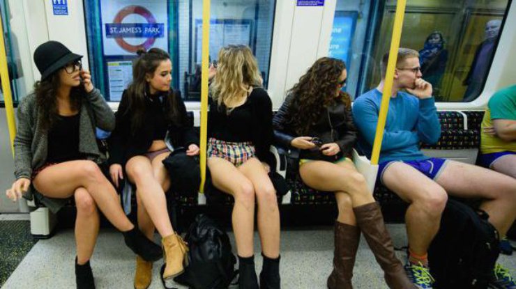 В Лондоне пассажиры метро устроили флешмоб
