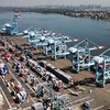 В США рабочие неожиданно заблокировали работу морских портов