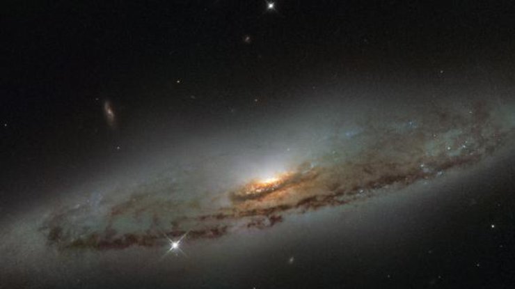Телескоп Хаббл сделал новый впечатляющий снимок галактики