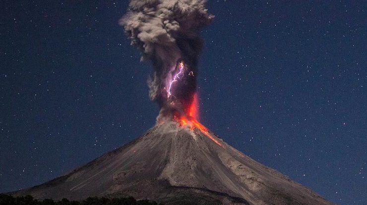 В Мексике начали эвакуацию жителей из-за активности вулкана