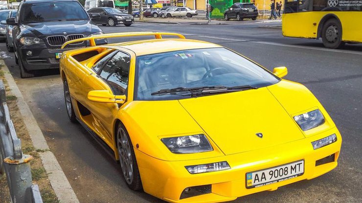 В Киеве появился эксклюзивный автомобиль Lamborghini