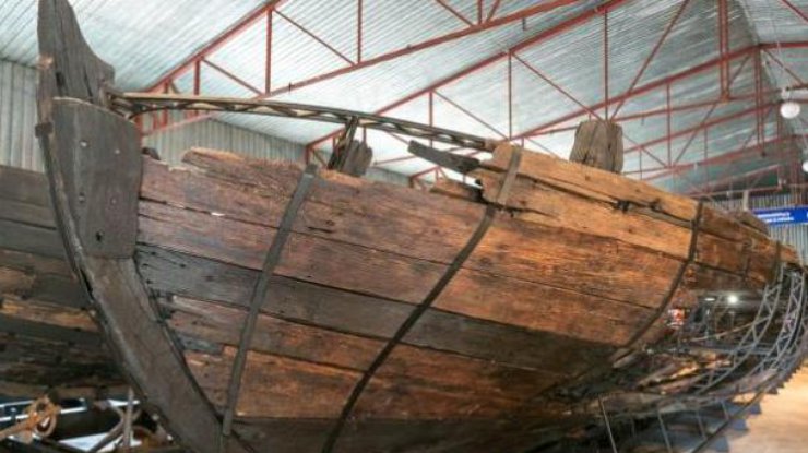 На реставрацию двух кораблей за два года запорожские историки потратили около 70 тыс. долларов
