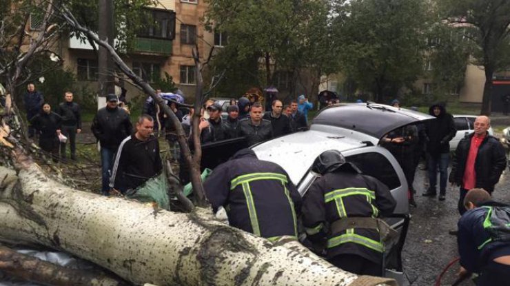 В Одессе погиб еще один человек из-за мощного шторма 