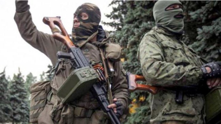 На Донбассе боевики заставляют жителей менять украинские автономера (фото: beztabu.net)