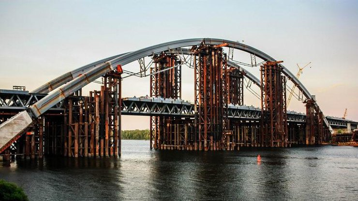Подолько-Воскресенский мост в Киеве могут достроить за 3 года