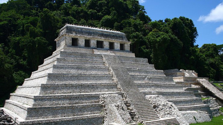 Археологи нашли две гробницы эпохи Змеиных царей майя