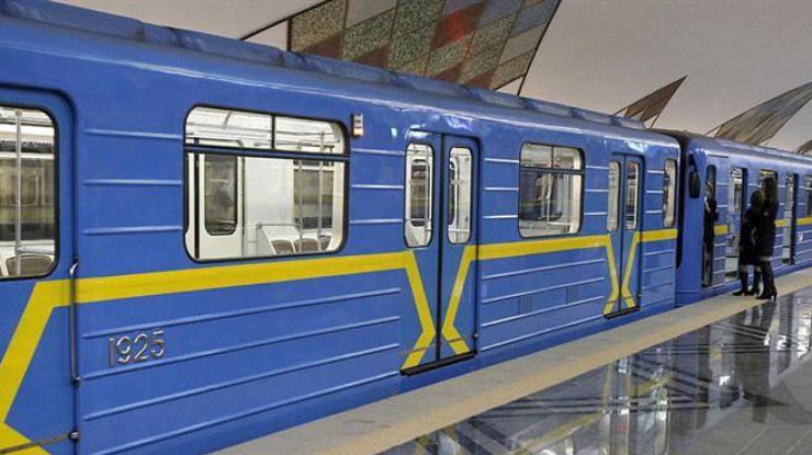 Сегодня киевское метро будет работать на час дольше ради футбольных болельщиков